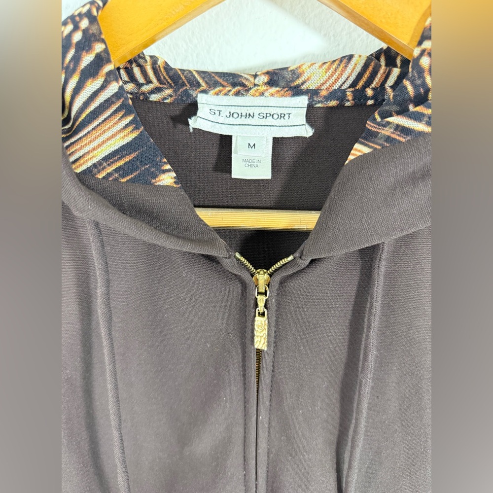 St. John Sport Women’s Brown Full Zip Hoodie Jacket Gold Logo Hardware Size M - Picture 6 of 10
